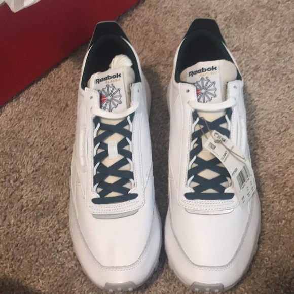 NWT Reebok CL Legacy - Picture 3 of 6